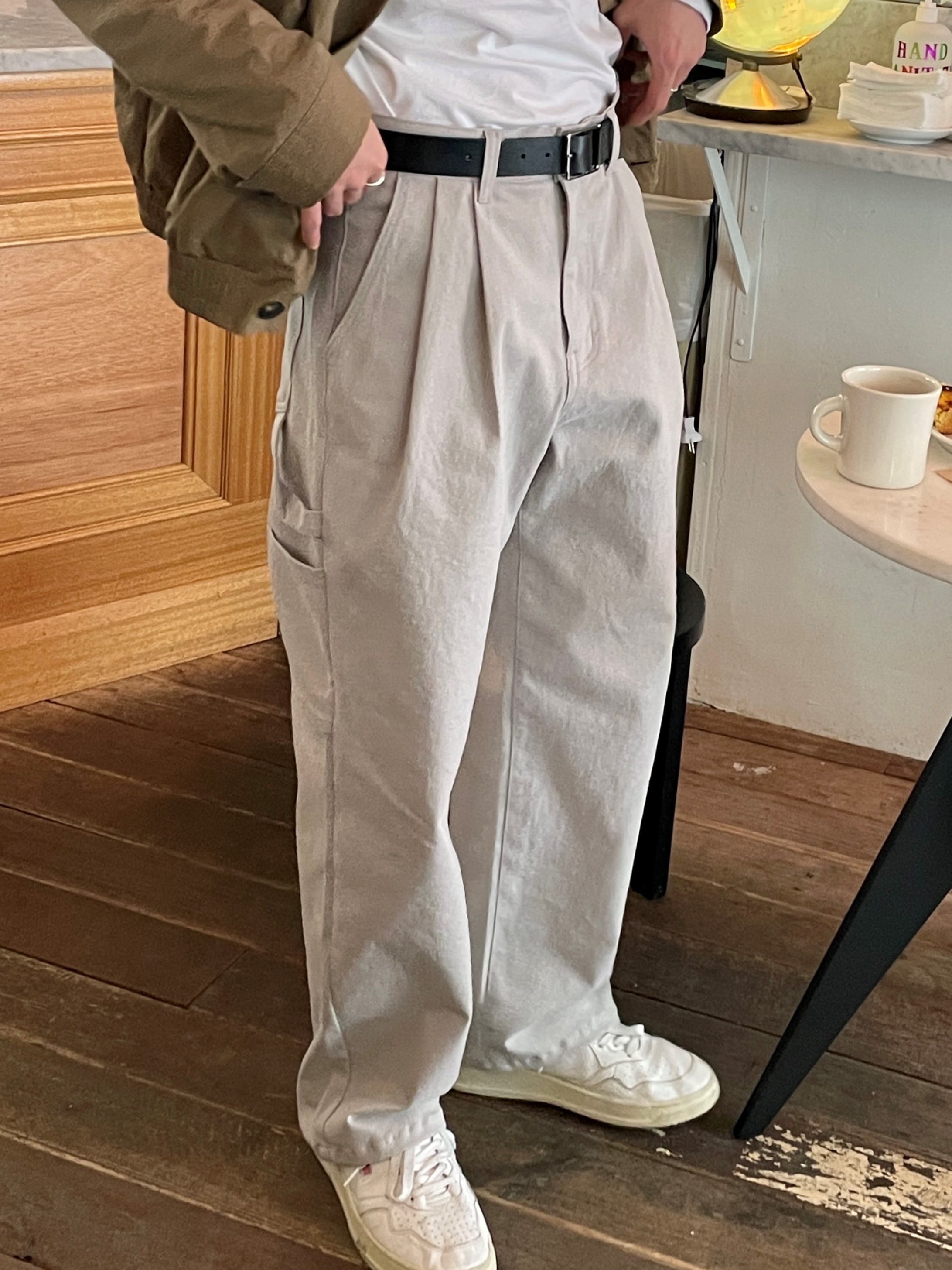 Two-tuck carpenter wide pants