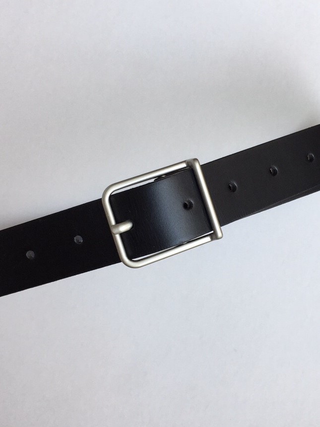 Minimal leather belt